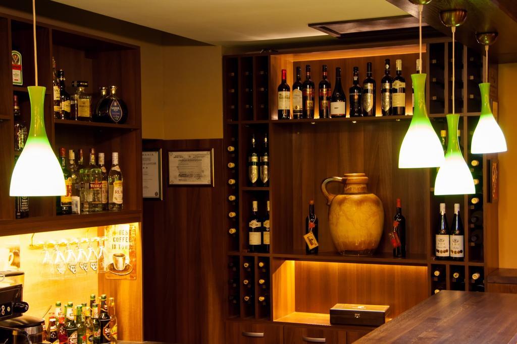 Hotel Riviera シナヤ エクステリア 写真